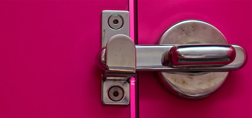 Childproof Gate Lock in Country Club, Florida