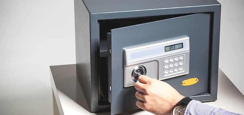 Jewelry Safe Unlocking Service in Country Club, Florida