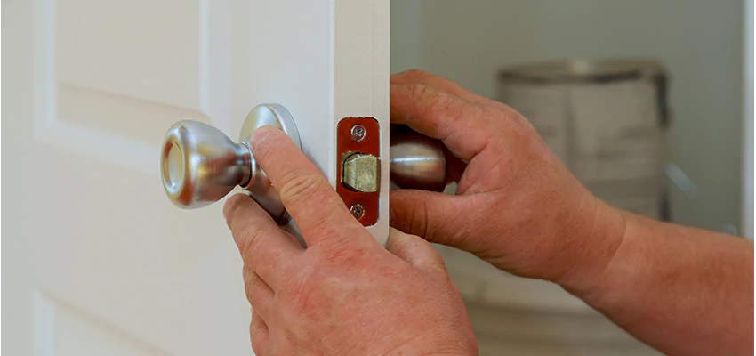 AAA Locksmiths For lock Replacement in Country Club, Florida