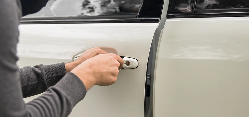 Unlock Car Door Service in Country Club, FL